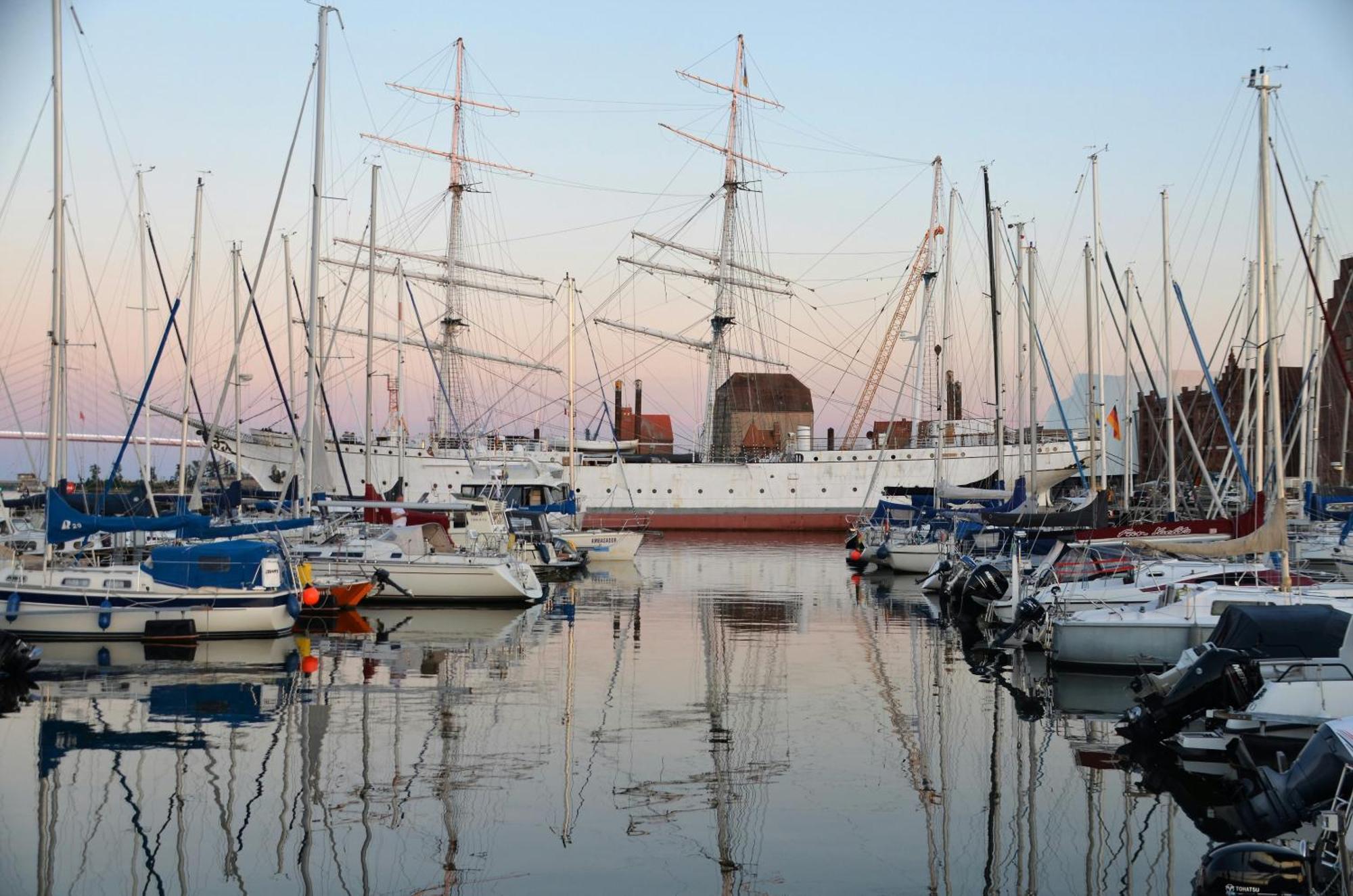 Studios Am Hafen ชตราลซุนด์ ภายนอก รูปภาพ